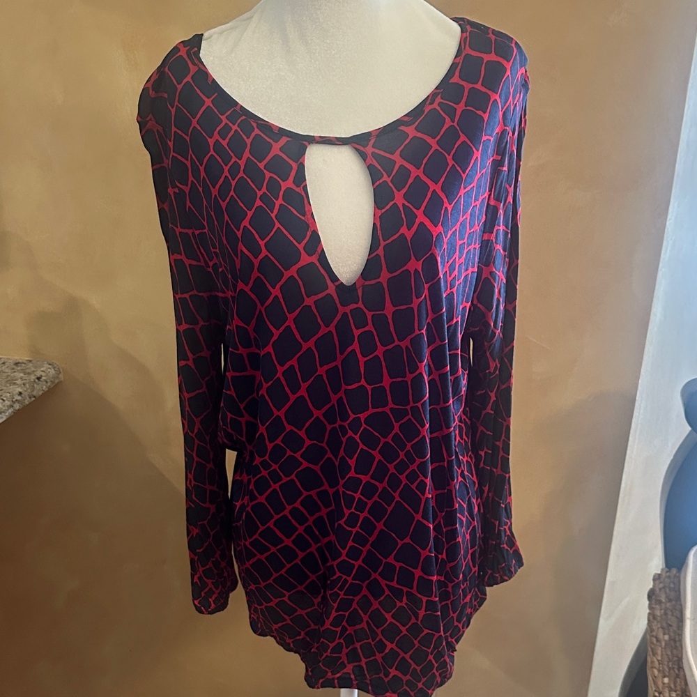 Red and Black Geometric Long Sleeve Top